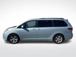 2015 Toyota Sienna LE 8 Passenger