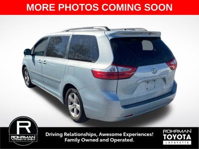 2015 Toyota Sienna LE 8 Passenger