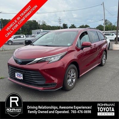 2023 Toyota Sienna LE 8 Passenger