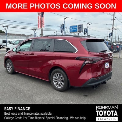 2023 Toyota Sienna LE 8 Passenger