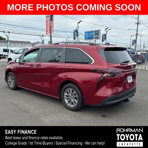 2023 Toyota Sienna LE 8 Passenger