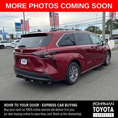 2023 Toyota Sienna LE 8 Passenger