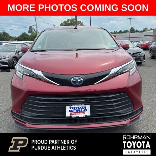 2023 Toyota Sienna LE 8 Passenger