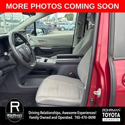 2023 Toyota Sienna LE 8 Passenger