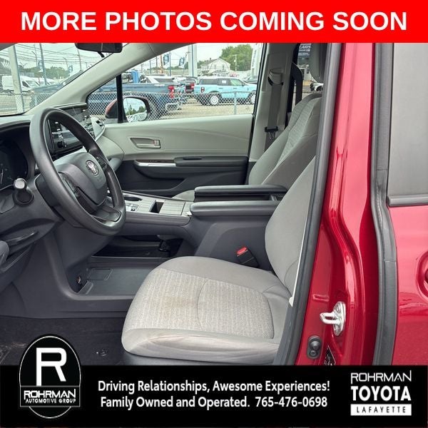 2023 Toyota Sienna LE 8 Passenger