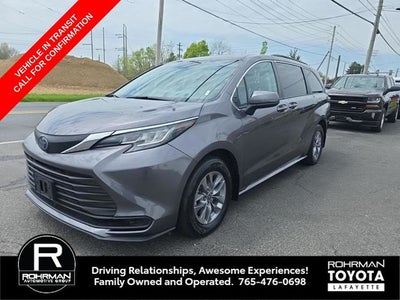 2023 Toyota Sienna LE 8 Passenger