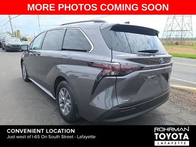 2023 Toyota Sienna LE 8 Passenger