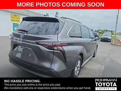 2023 Toyota Sienna LE 8 Passenger
