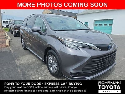 2023 Toyota Sienna LE 8 Passenger