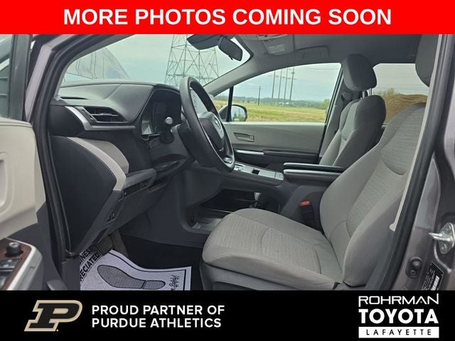2023 Toyota Sienna LE 8 Passenger