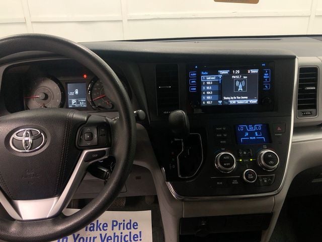 2017 Toyota Sienna LE 8 Passenger