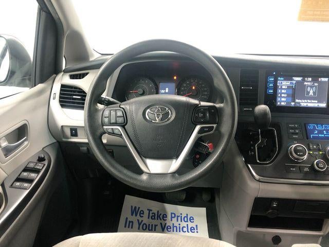 2017 Toyota Sienna LE 8 Passenger