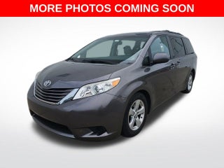 2017 Toyota Sienna LE 8 Passenger
