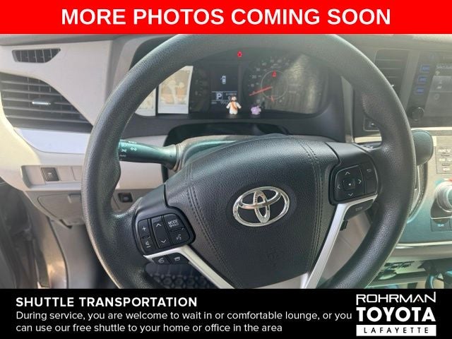 2017 Toyota SIENNA LE V6 8-PASS 8A LE 8 Passenger