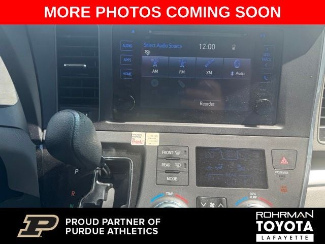 2017 Toyota SIENNA LE V6 8-PASS 8A LE 8 Passenger