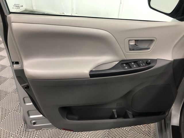 2020 Toyota SIENNA LE 3.5L LE 8 Passenger