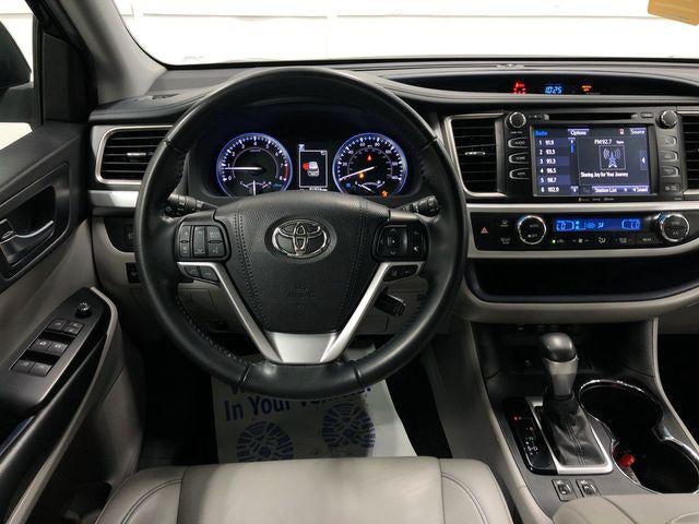 2019 Toyota HIGHLANDER XLE