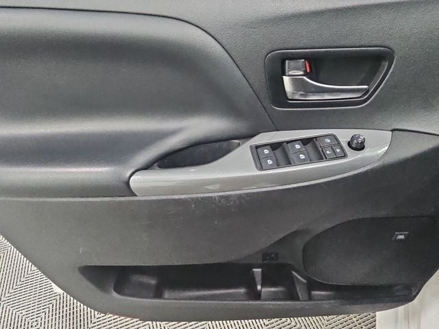 2020 Toyota Sienna SE Premium 8 Passenger