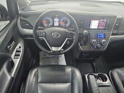 2020 Toyota Sienna SE Premium 8 Passenger