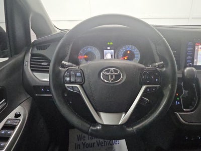 2020 Toyota Sienna SE Premium 8 Passenger