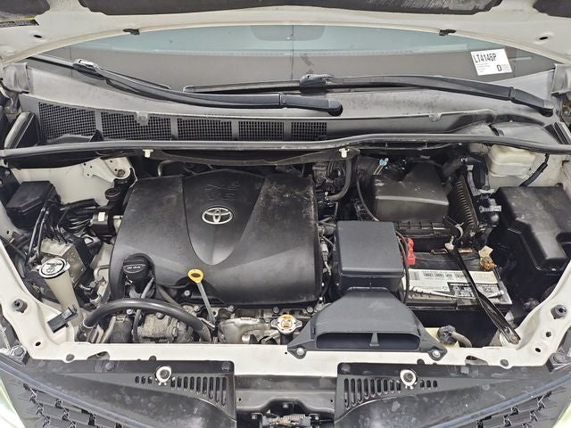 2020 Toyota Sienna SE Premium 8 Passenger