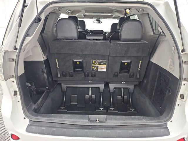 2020 Toyota Sienna SE Premium 8 Passenger