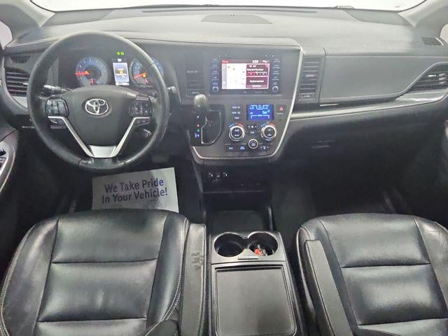 2020 Toyota Sienna SE Premium 8 Passenger