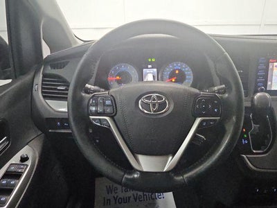 2020 Toyota Sienna SE Premium 8 Passenger