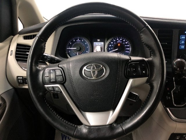 2015 Toyota SIENNA XLE 3.5L XLE 8 Passenger