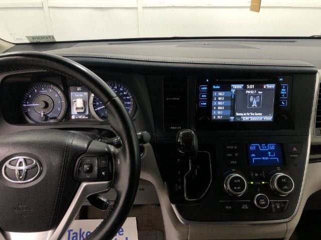 2015 Toyota SIENNA XLE 3.5L XLE 8 Passenger
