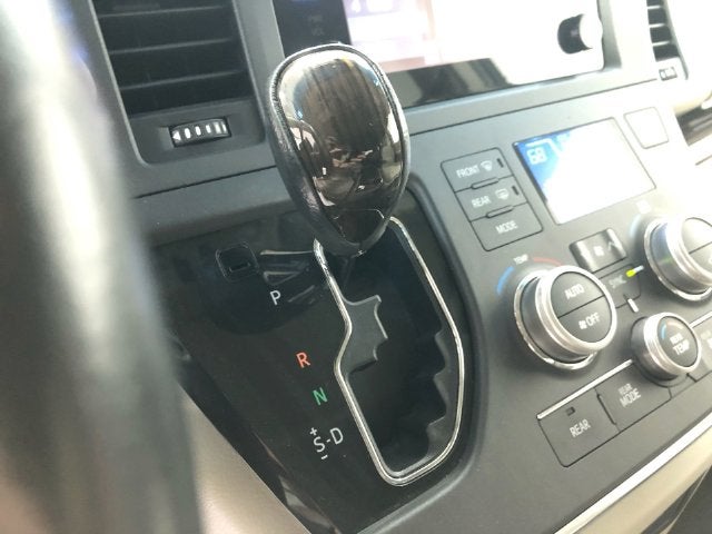 2015 Toyota SIENNA XLE 3.5L XLE 8 Passenger