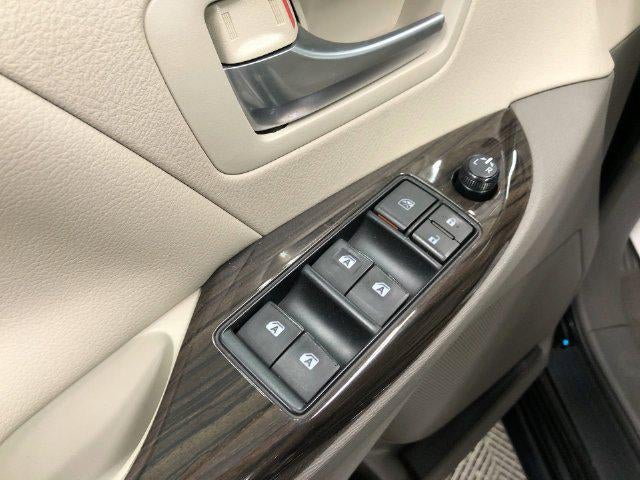 2015 Toyota SIENNA XLE 3.5L XLE 8 Passenger