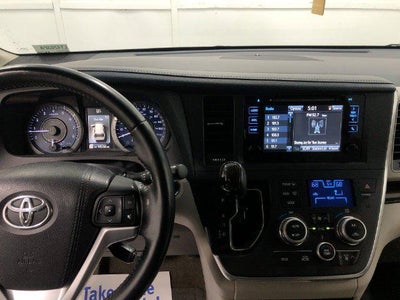 2015 Toyota SIENNA XLE 3.5L XLE 8 Passenger