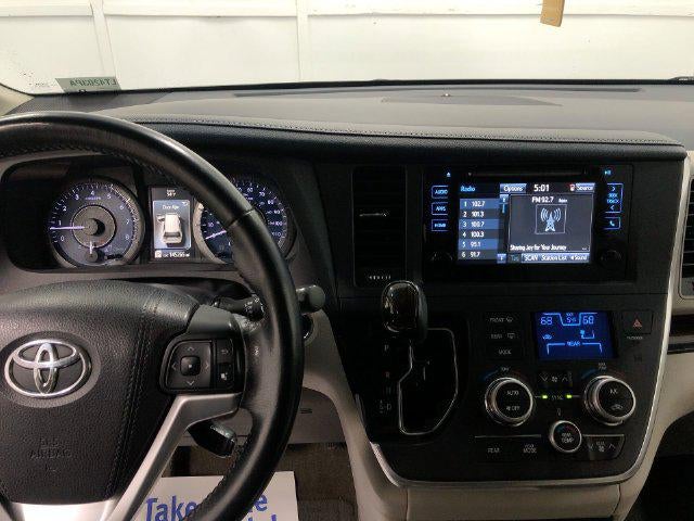 2015 Toyota SIENNA XLE 3.5L XLE 8 Passenger