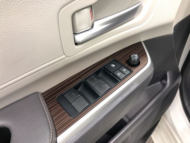 2021 Toyota SIENNA XLE XLE 8 Passenger