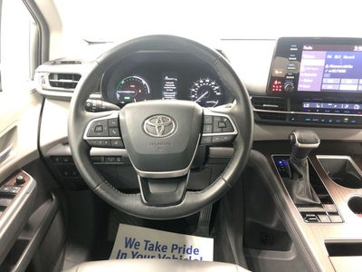 2021 Toyota SIENNA XLE XLE 8 Passenger