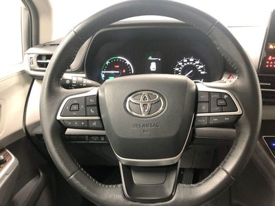 2021 Toyota SIENNA XLE XLE 8 Passenger