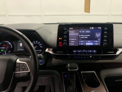 2021 Toyota SIENNA XLE XLE 8 Passenger