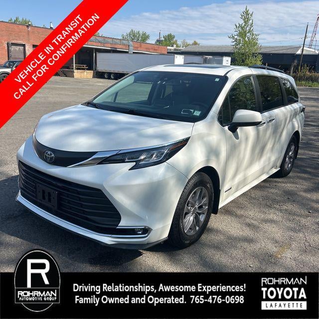 2021 Toyota SIENNA XLE XLE 8 Passenger