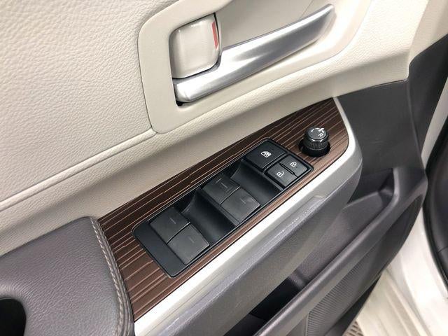 2021 Toyota SIENNA XLE XLE 8 Passenger