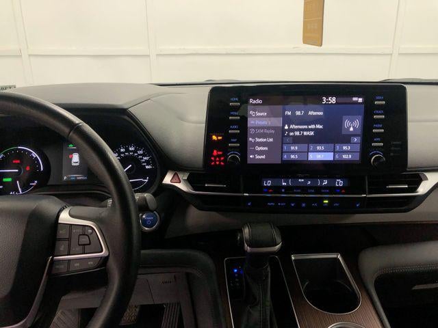 2021 Toyota SIENNA XLE XLE 8 Passenger
