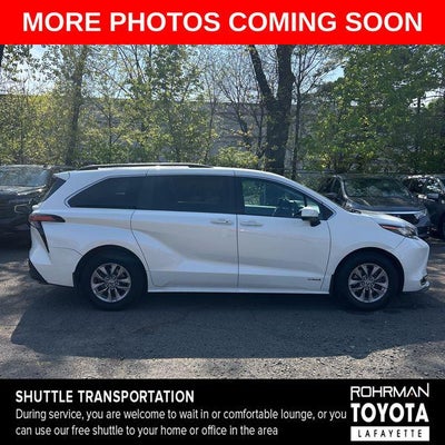 2021 Toyota SIENNA XLE XLE 8 Passenger