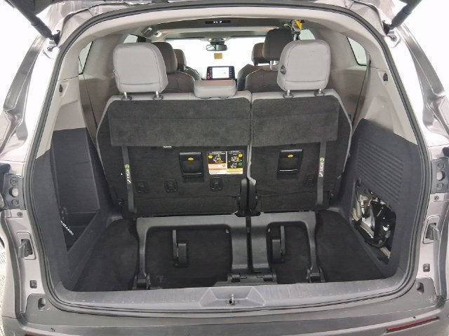 2022 Toyota Sienna XLE 7 Passenger
