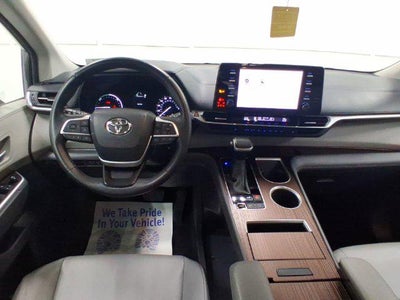 2022 Toyota Sienna XLE 7 Passenger