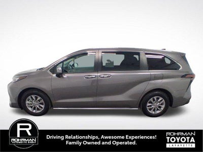 2022 Toyota Sienna XLE 7 Passenger