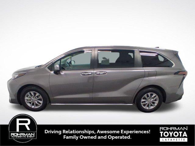 2022 Toyota Sienna XLE 7 Passenger
