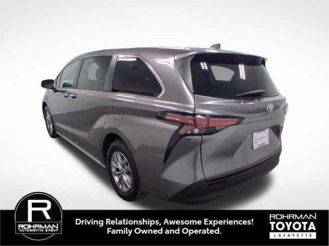 2022 Toyota Sienna XLE 7 Passenger