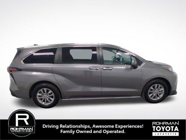 2022 Toyota Sienna XLE 7 Passenger