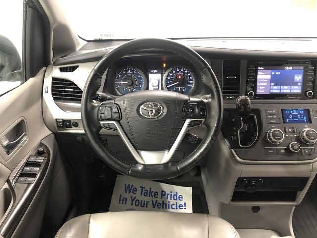 2020 Toyota SIENNA XLE 3.5L XLE 8 Passenger