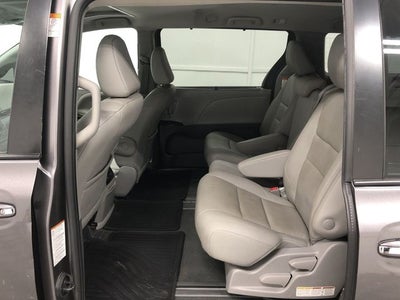2020 Toyota SIENNA XLE 3.5L XLE 8 Passenger